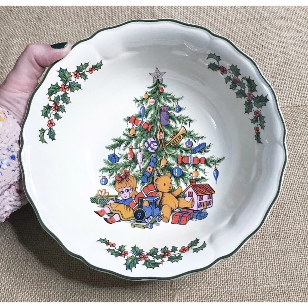 Vintage Royal Tudor Christmas Tree Serving Bowl England Cottage Core Whimsical